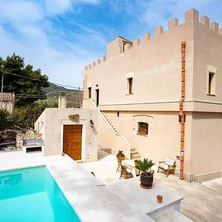 فيلة Antica Fortezza Fontana *