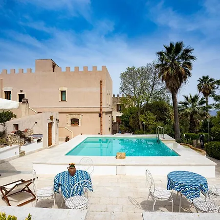 فيلة Antica Fortezza Fontana فالديريتْشّي