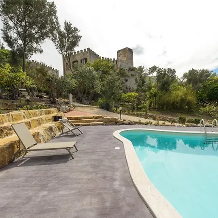 Antica Fortezza Fontana فيلة فالديريتْشّي